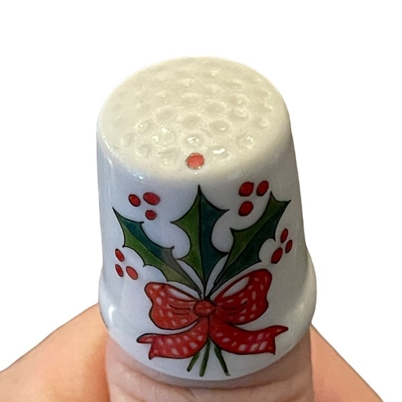 LOT of 5 Ceramic Tourist Souvenir Thimbles - Picture 9 of 10